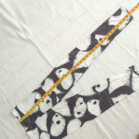 Threadless leggings, Panda design, size extra small - Picture 4 of 9